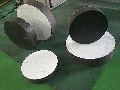 卢湾板式橡胶支座由橡胶板和钢板组合而成具有足够的刚度